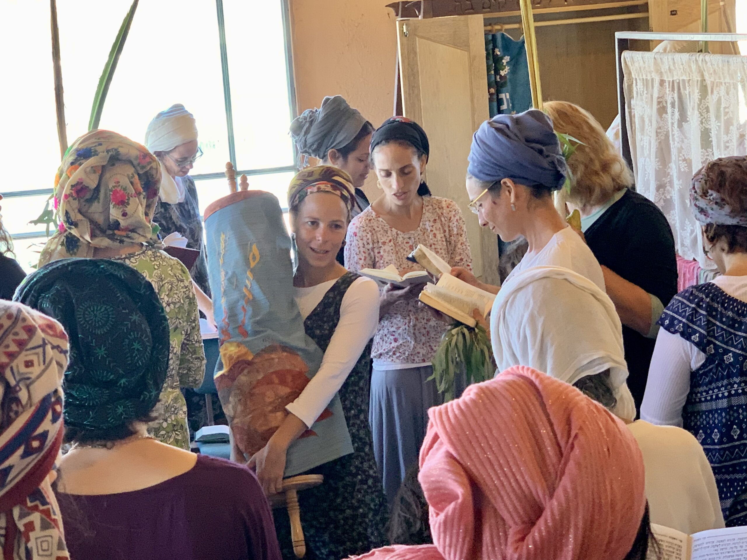 Women on Simchat Torah